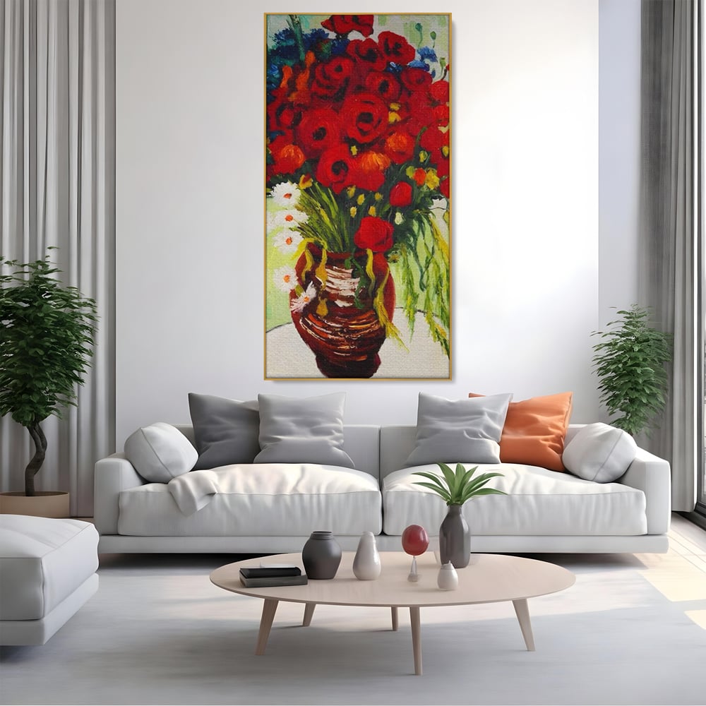 Tablou canvas cu pictura cu vaza plina de maci, in rama de aluminiu auriu, pe perete intr-un living